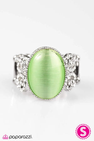 Vintage Paparazzi “Your Castle Awaits” Green Moonstone Stretch Ring