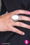 Vintage Paparazzi “A Rolling Sandstone” White Stretch Ring