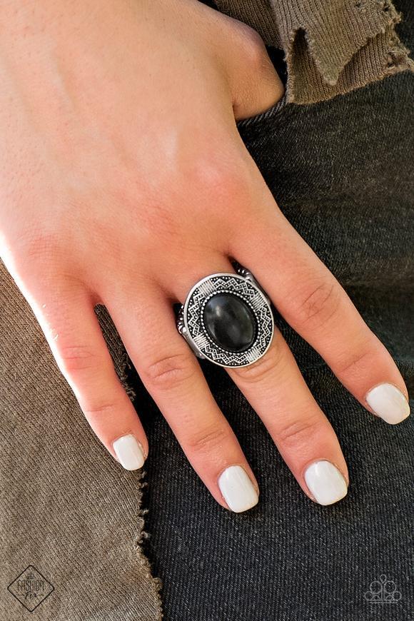 Vintage Paparazzi “Tribe Trend” Black Stone Stretch Ring