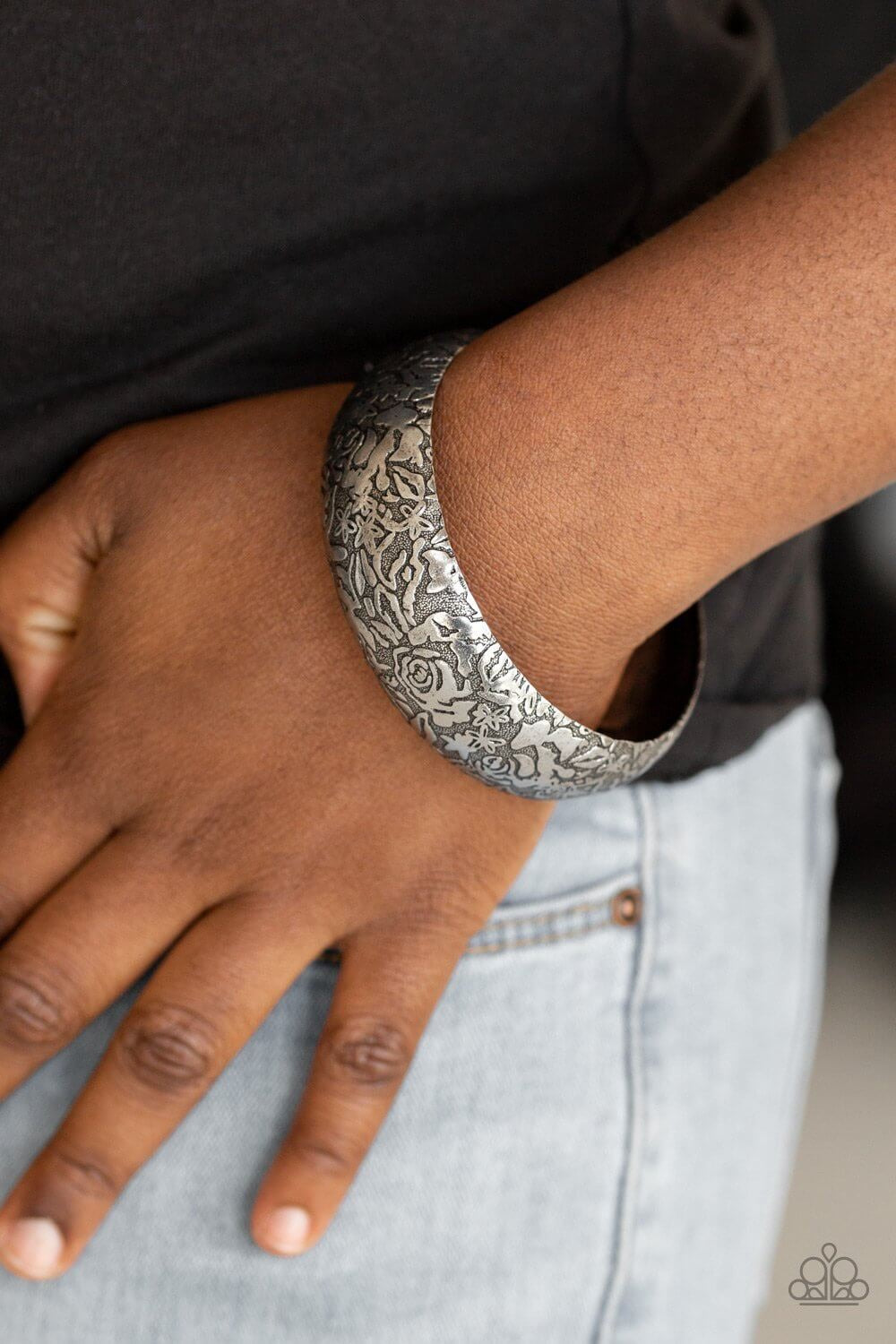 Paparazzi “Garden Villa” Silver Floral Bangle Bracelet