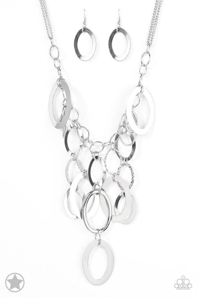 Paparazzi “A Silver Spell” Silver Blockbuster Necklace