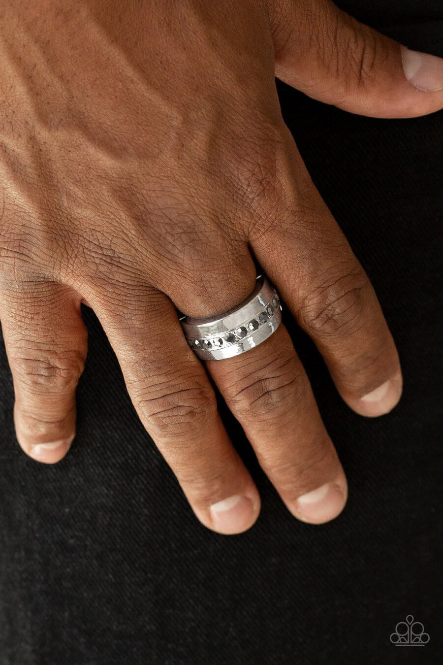 Paparazzi “Reigning Champ” Men’s Silver Hematite Ring