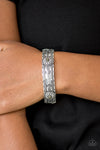 Paparazzi “Southern Borders” Olive Green & Silver Stretch Bracelet