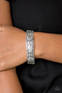 Paparazzi “Southern Borders” Olive Green & Silver Stretch Bracelet